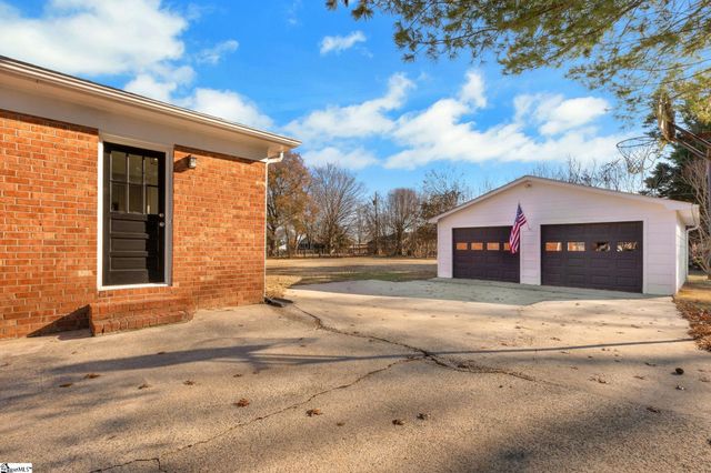 106 Lynn Drive, Taylors, SC 29687