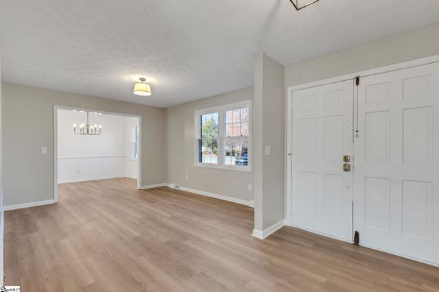 106 Lynn Drive, Taylors, SC 29687