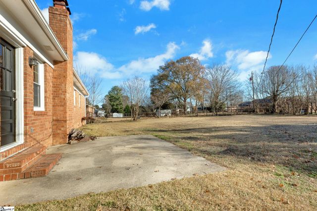 106 Lynn Drive, Taylors, SC 29687