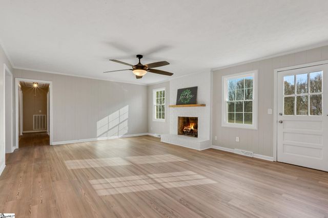 106 Lynn Drive, Taylors, SC 29687