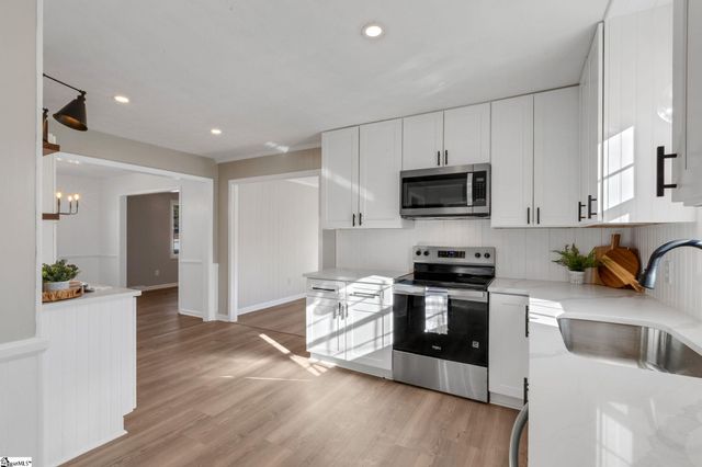 106 Lynn Drive, Taylors, SC 29687