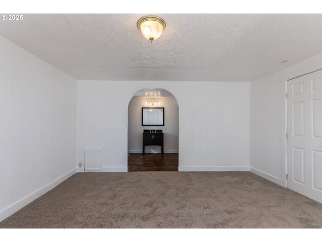 29590 FIR St, Rainier, OR 97048