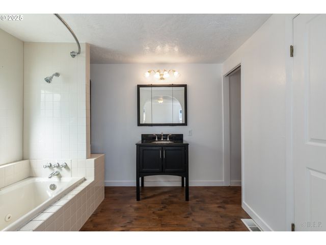 29590 FIR St, Rainier, OR 97048