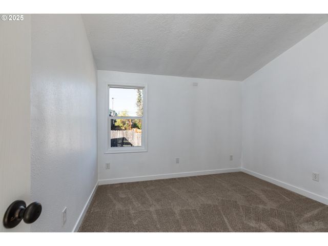 29590 FIR St, Rainier, OR 97048