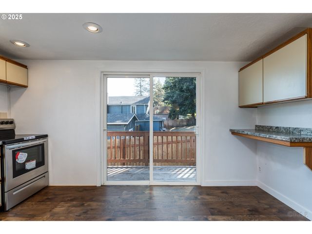 29590 FIR St, Rainier, OR 97048