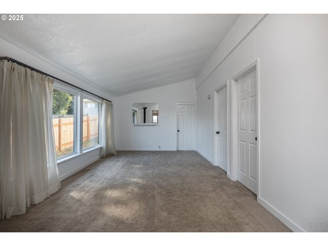 29590 FIR St, Rainier, OR 97048