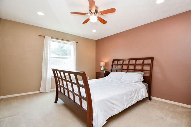 16022 Surrey Woods Drive, Friendswood, TX 77546