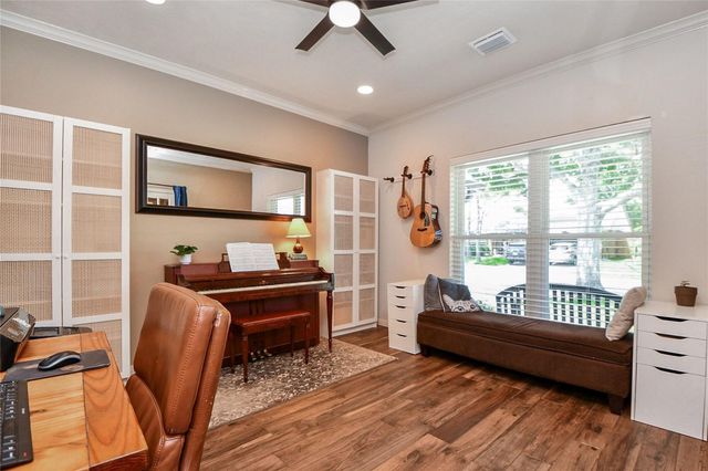 16022 Surrey Woods Drive, Friendswood, TX 77546