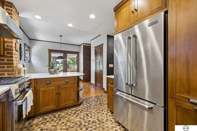 2445 Park Avenue, Lincoln, NE 68502