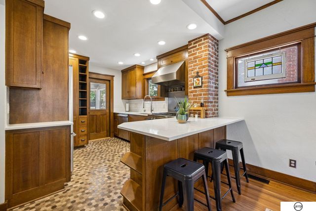 2445 Park Avenue, Lincoln, NE 68502