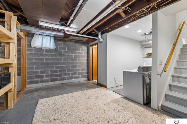 2445 Park Avenue, Lincoln, NE 68502