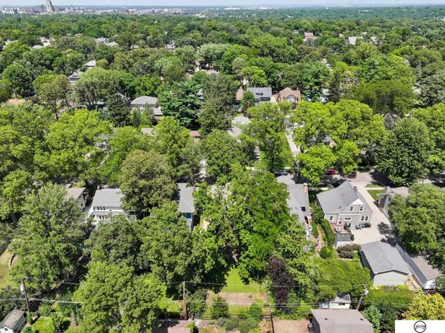 2445 Park Avenue, Lincoln, NE 68502