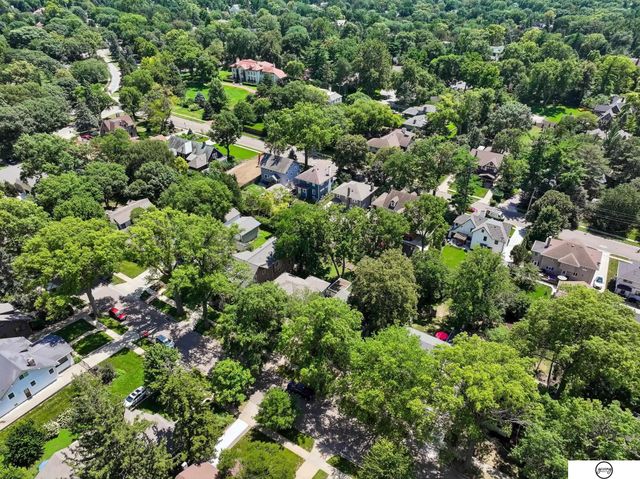 2445 Park Avenue, Lincoln, NE 68502