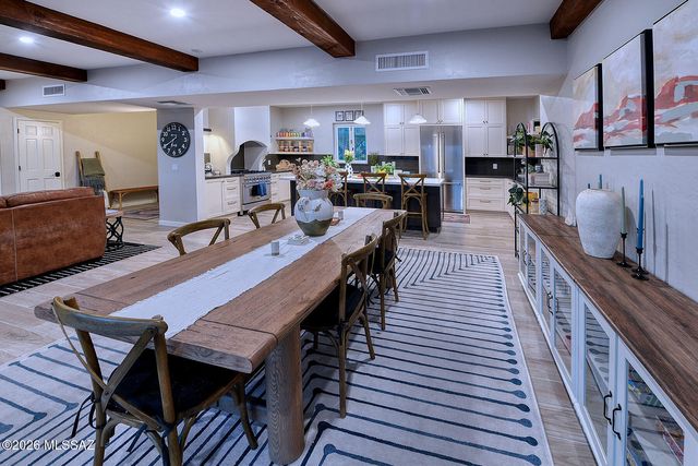 6835 N Los Leones Drive, Tucson, AZ 85718