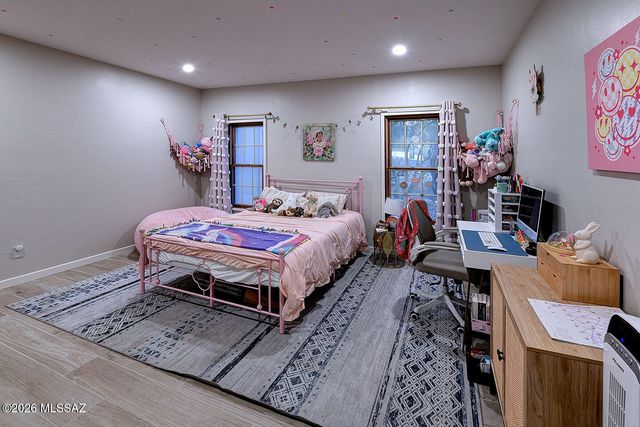 6835 N Los Leones Drive, Tucson, AZ 85718