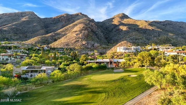 6835 N Los Leones Drive, Tucson, AZ 85718