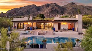 6835 N Los Leones Drive, Tucson, AZ 85718