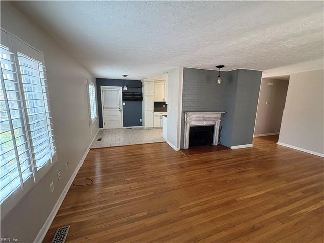 47 Fox Grove DR, Hampton, VA 23664