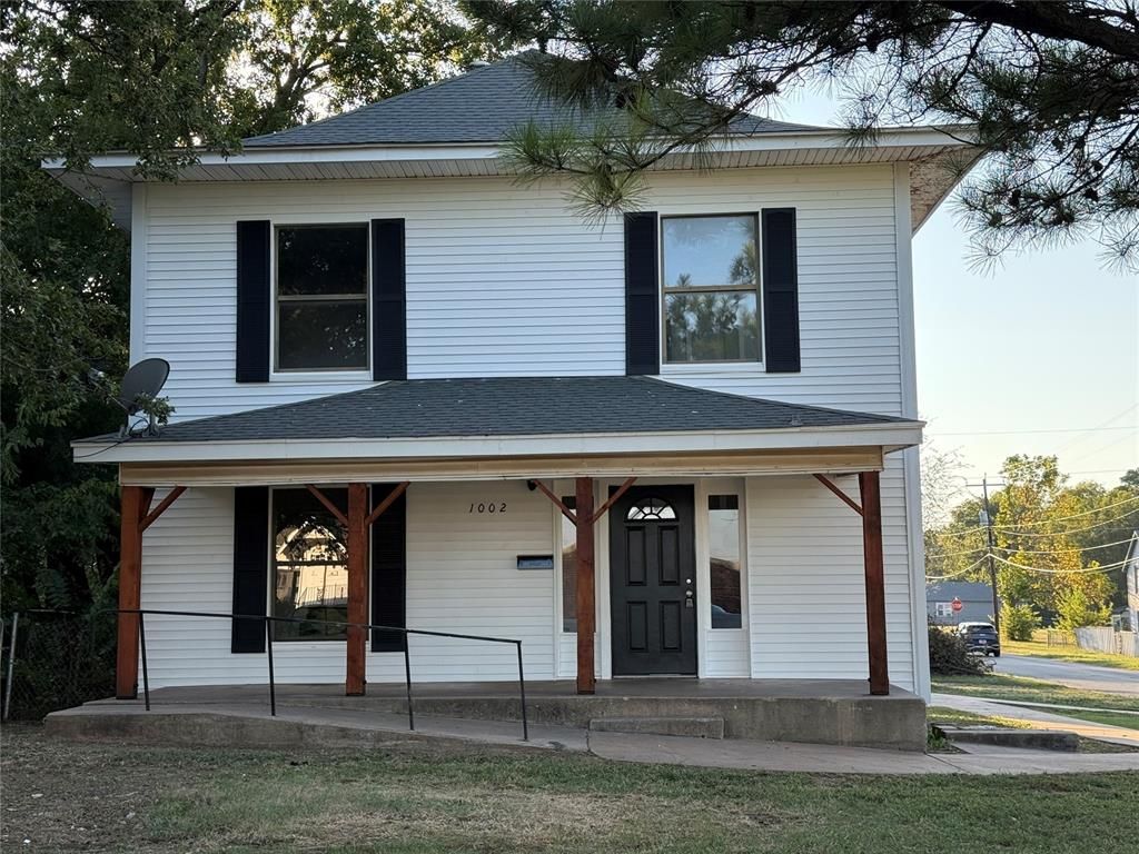 1002 S 5th Street, Chickasha, OK 73018