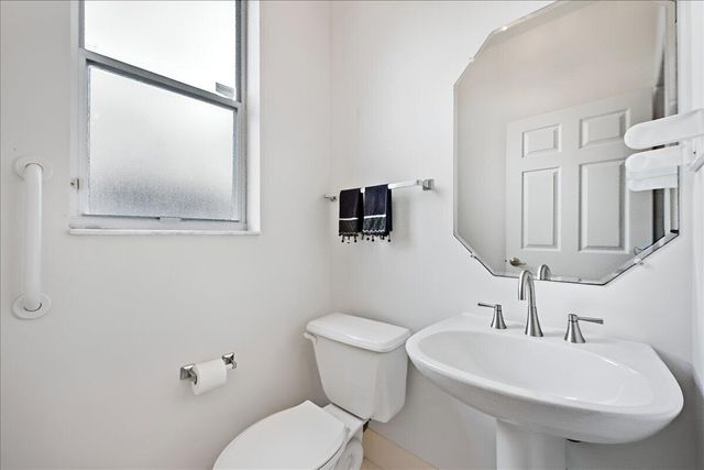 484 Otter Lane N, Jupiter, FL 33458