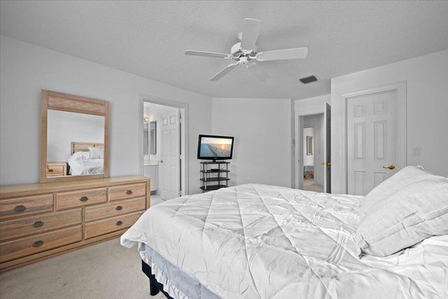 484 Otter Lane N, Jupiter, FL 33458