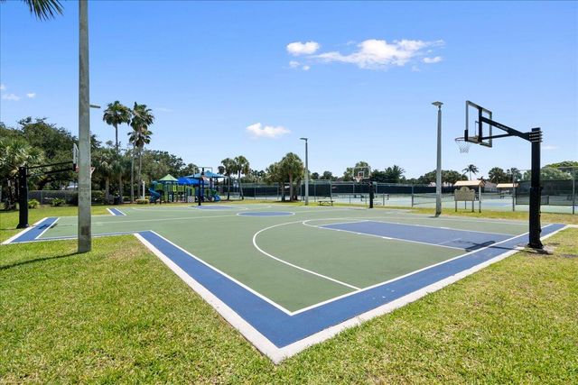 484 Otter Lane N, Jupiter, FL 33458