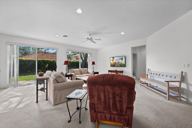 484 Otter Lane N, Jupiter, FL 33458