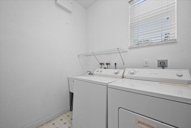 484 Otter Lane N, Jupiter, FL 33458