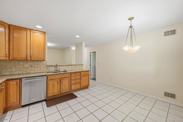 36 Windsor Circle D1, New City, NY 10956