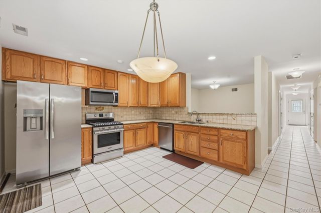 36 Windsor Circle D1, New City, NY 10956