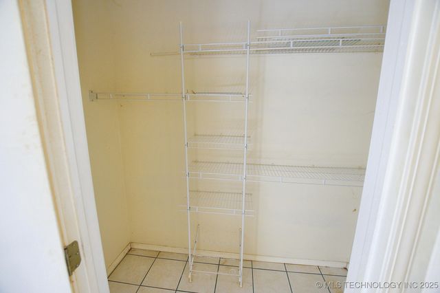 16759 W Burchett Road, Tahlequah, OK 74464