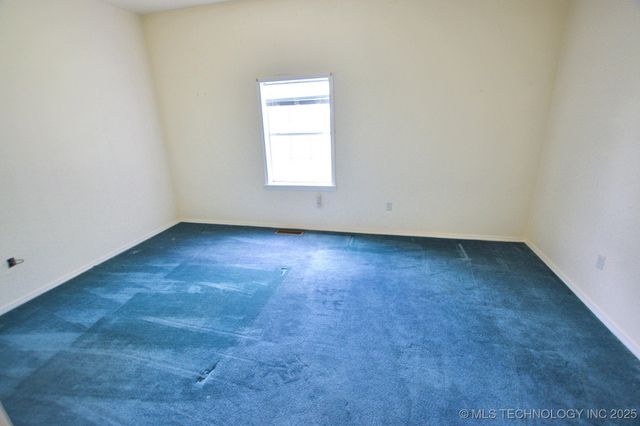 16759 W Burchett Road, Tahlequah, OK 74464