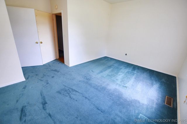 16759 W Burchett Road, Tahlequah, OK 74464