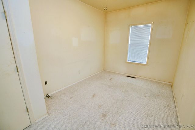 16759 W Burchett Road, Tahlequah, OK 74464