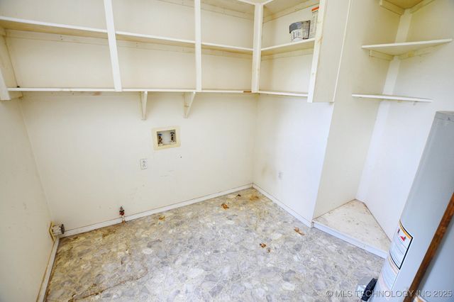 16759 W Burchett Road, Tahlequah, OK 74464