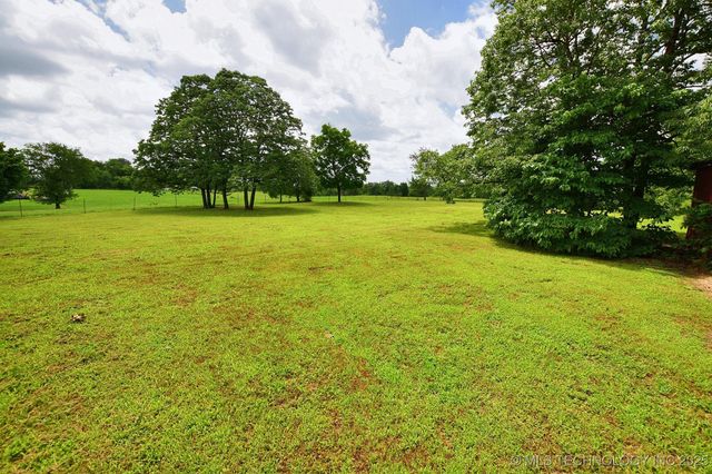 16759 W Burchett Road, Tahlequah, OK 74464