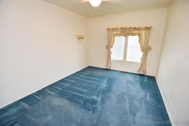 16759 W Burchett Road, Tahlequah, OK 74464