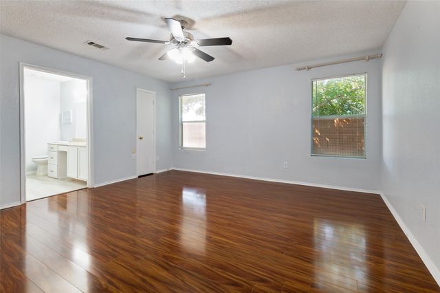 1008 White Dove Drive, Arlington, TX 76017