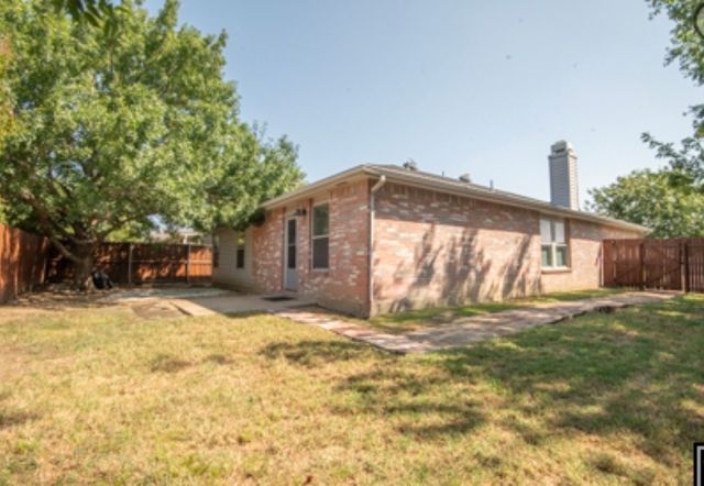 1008 White Dove Drive, Arlington, TX 76017