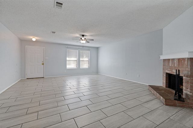 1008 White Dove Drive, Arlington, TX 76017