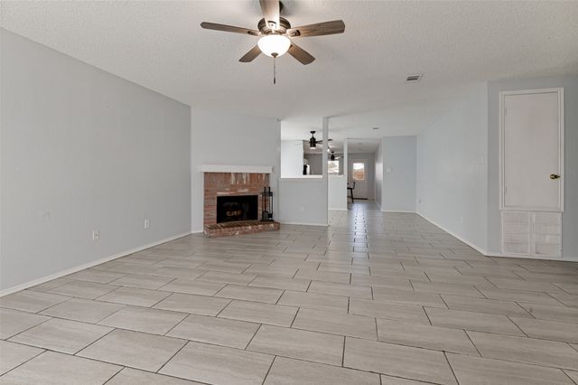 1008 White Dove Drive, Arlington, TX 76017