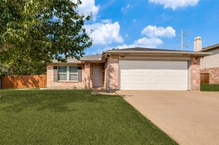 1008 White Dove Drive, Arlington, TX 76017