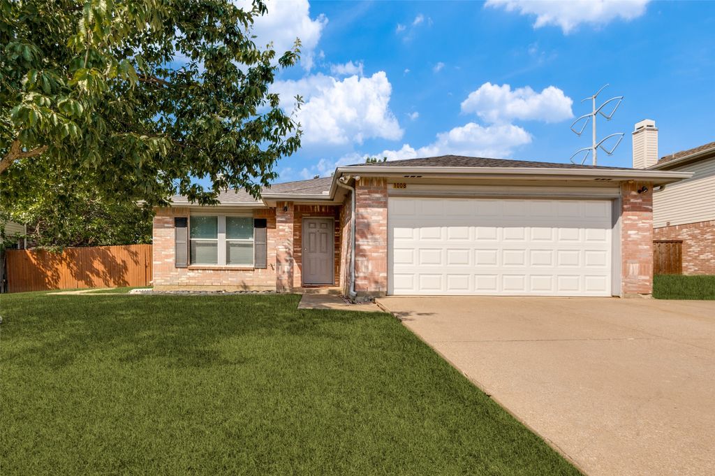 1008 White Dove Drive, Arlington, TX 76017