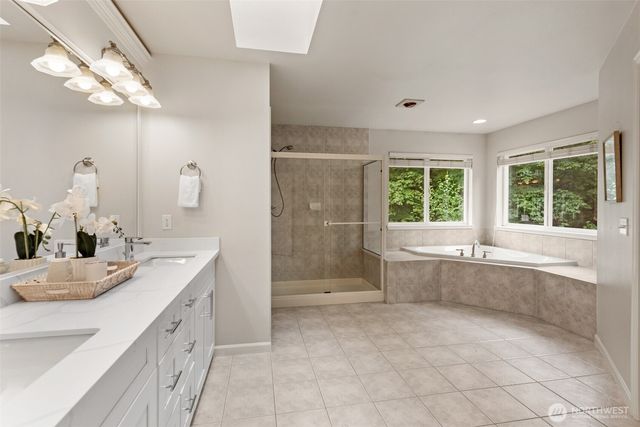 9118 NE 160th Pl, Bothell, WA 98028
