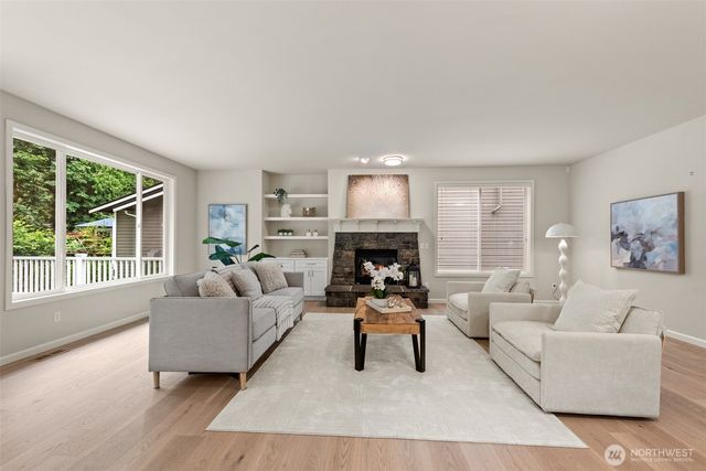 9118 NE 160th Pl, Bothell, WA 98028