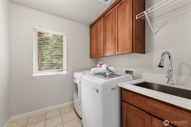 9118 NE 160th Pl, Bothell, WA 98028
