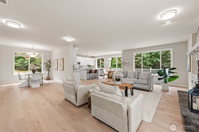 9118 NE 160th Pl, Bothell, WA 98028
