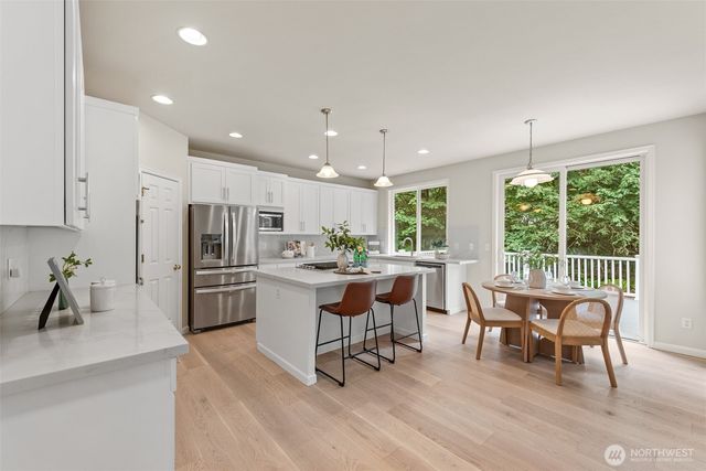 9118 NE 160th Pl, Bothell, WA 98028