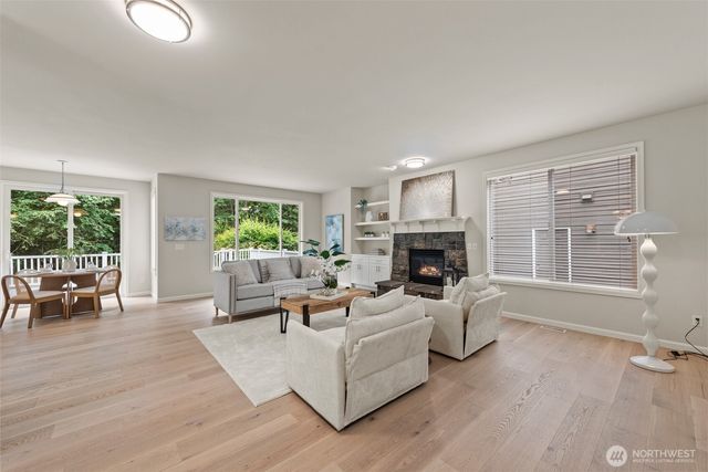 9118 NE 160th Pl, Bothell, WA 98028