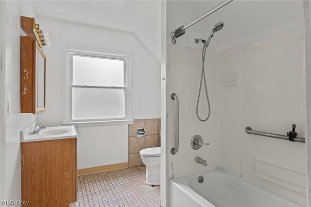 205 Center Road, Bedford, OH 44146